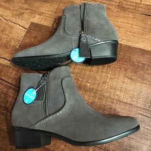 Jack Rogers Dylan Suede Charcoal boot bootie